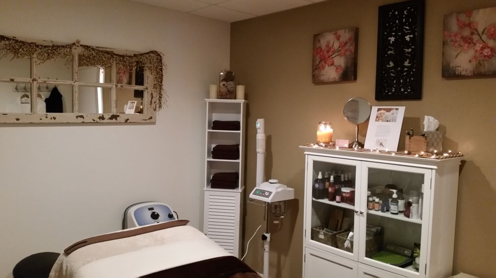 Nature's Pure Skin Care LLC Logo
