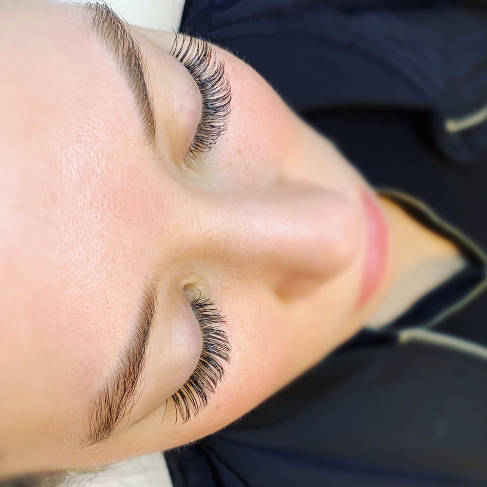 Riviere Lash Studio Logo