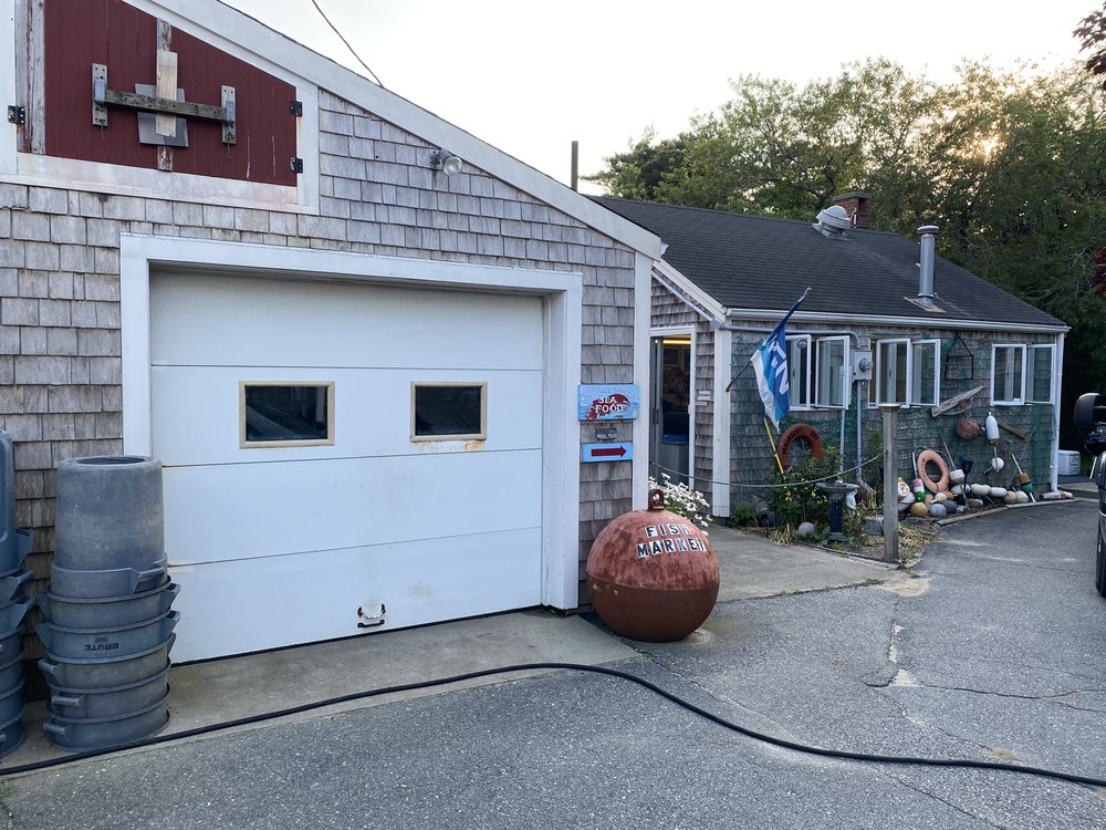 Souza's Seafood Logo