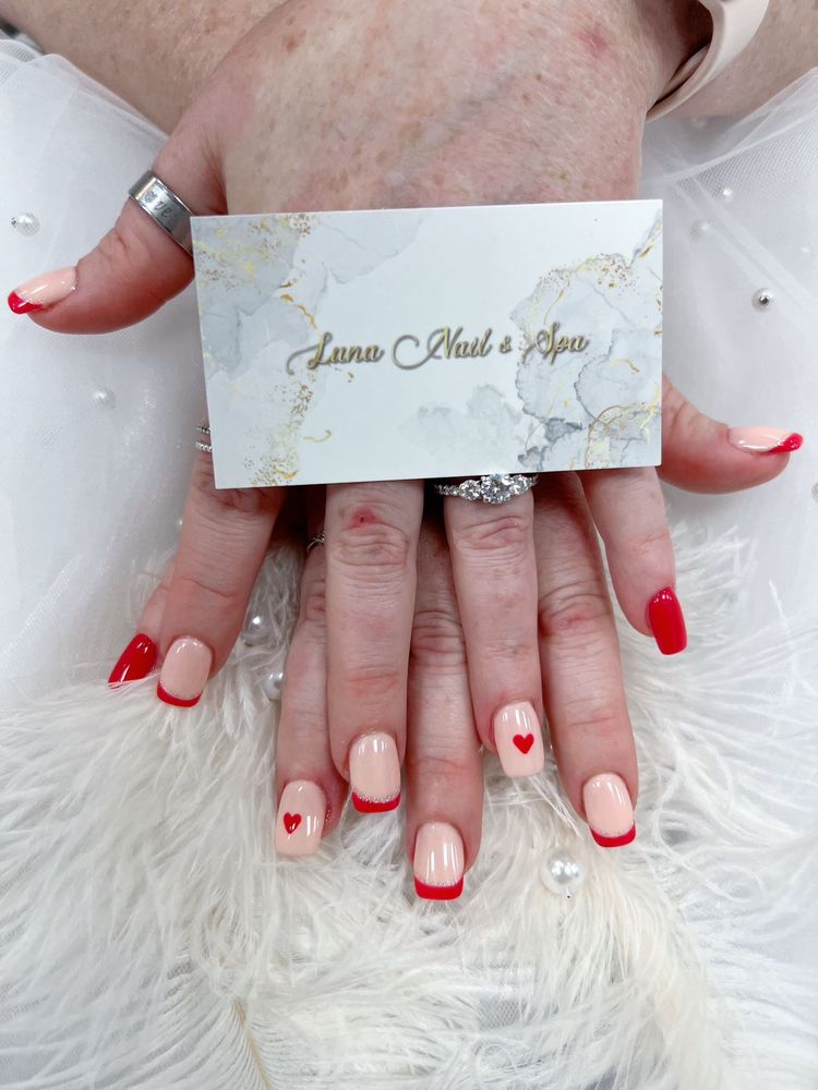 Luna Nail Spa Logo