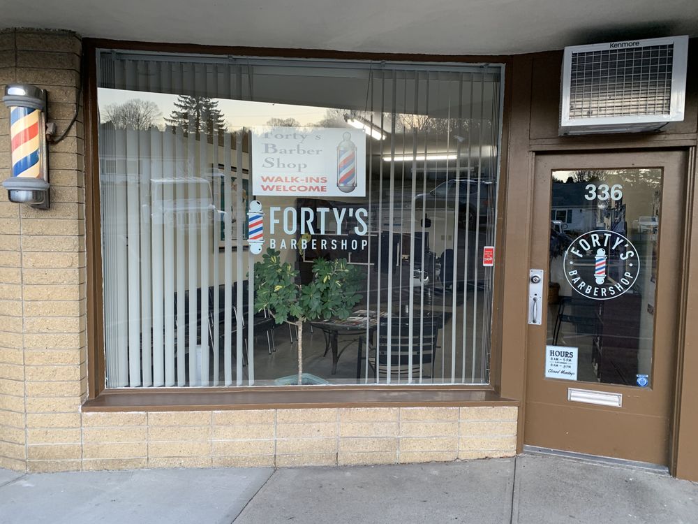 Forty's Barber Shop Logo